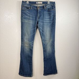 Levis Demi Curve Boot Cut Jeans SIZE JUNIORS 15 M Mid Wash Denim 30.5 Inseam Y2K